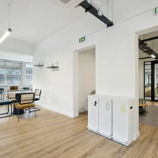 Espace indépendant 415 m² 40 postes Coworking Rue d'Arras Nanterre 92000 - photo 2